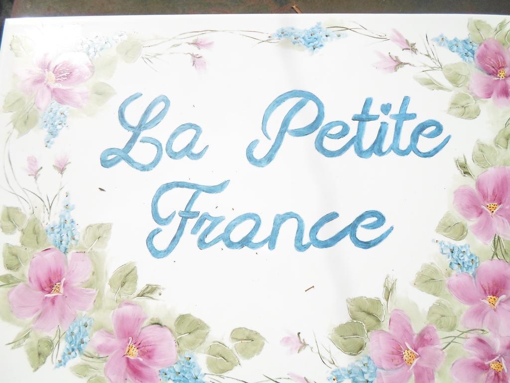 فندق La Petite France نوفا بتروبوليس المظهر الخارجي الصورة